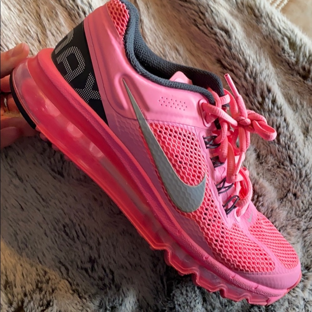 Nike AirMax - Picture 2 of 3